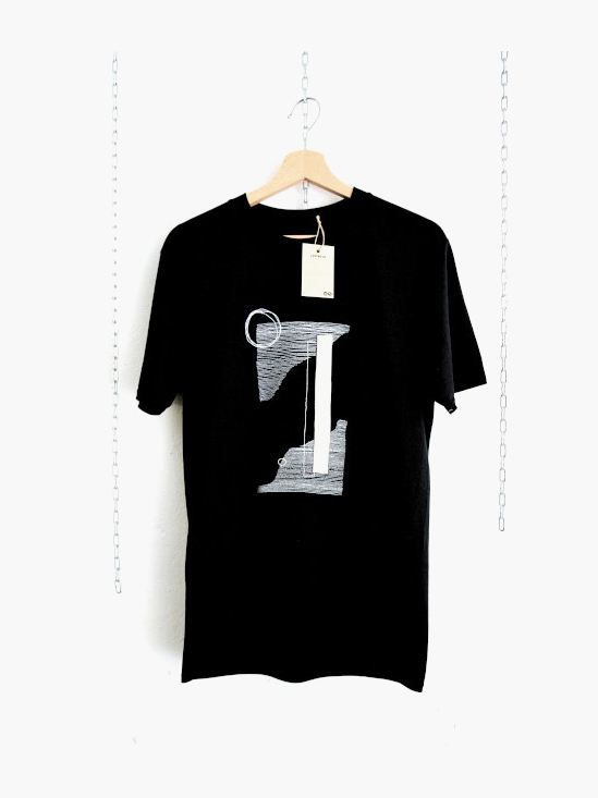 Camiseta mimaría hempworks CASTRO 02 de color negro en colaboración con el artista urbano SONEK